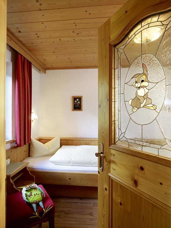 Hotel Traube Pettneu am Arlberg Room photo