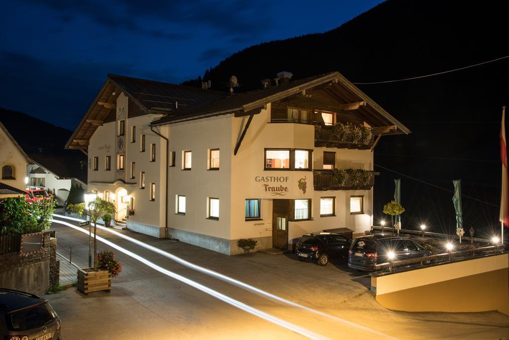 Hotel Traube Pettneu am Arlberg Exterior photo