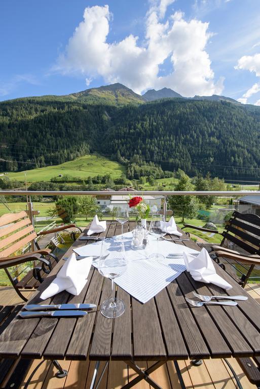 Hotel Traube Pettneu am Arlberg Exterior photo