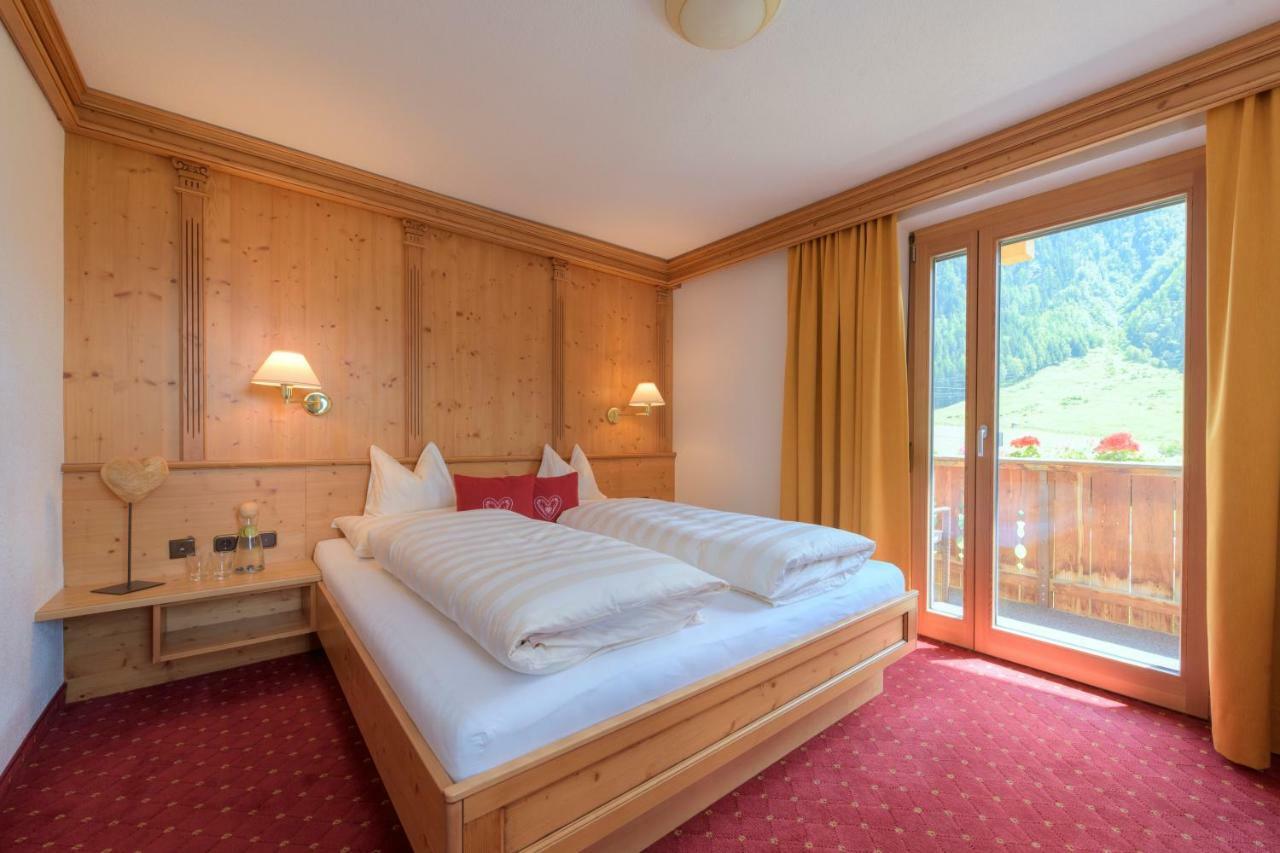 Hotel Traube Pettneu am Arlberg Exterior photo